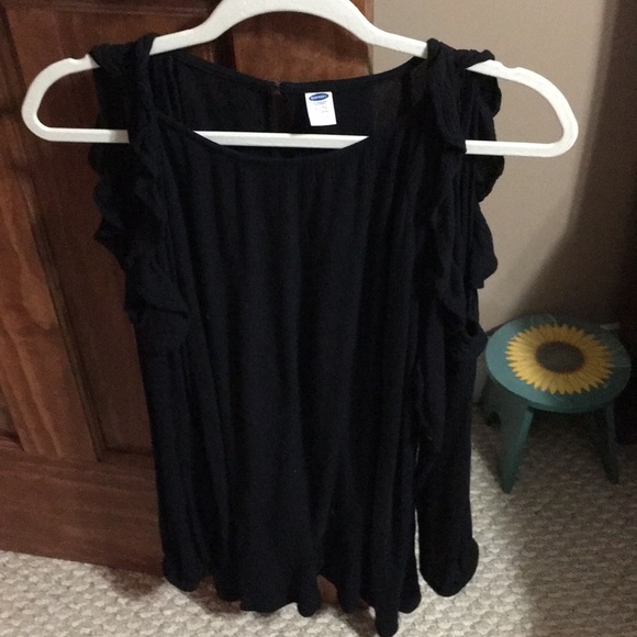 EUC 2 for 1 matching ruffle, cold shoulder shirts - Picture 6 of 7